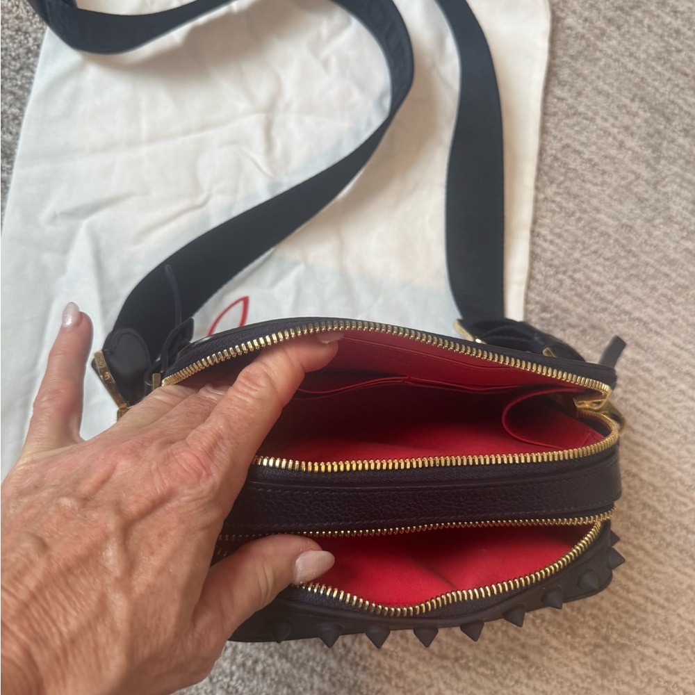 Christian Louboutin Loubitown Navy Crossbody Bag *like new*
❤️❤️❤️❤️ - Picture 4 of 8